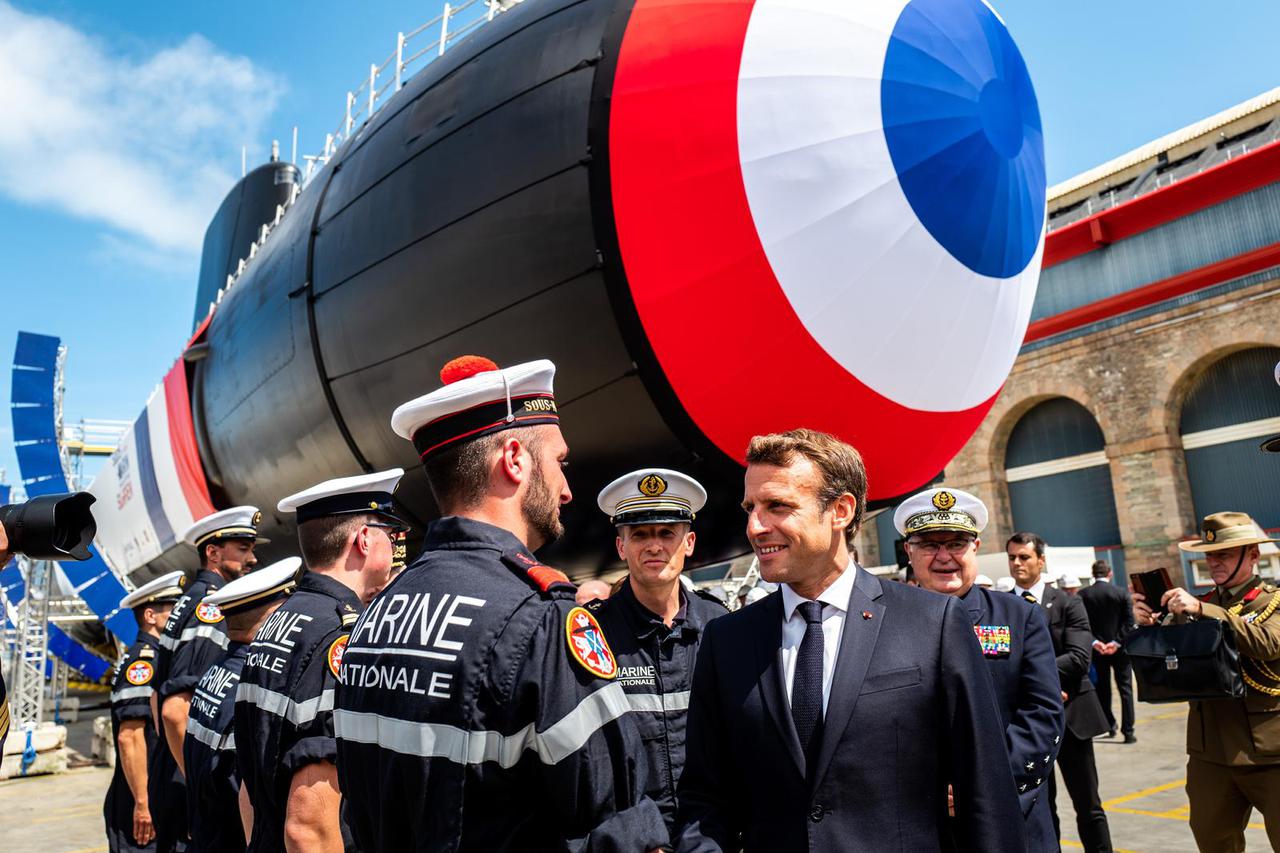 Le président Emmanuel Macron lors du lancement du sous-marin nucléaire d'attaque Suffren à Cherbourg
