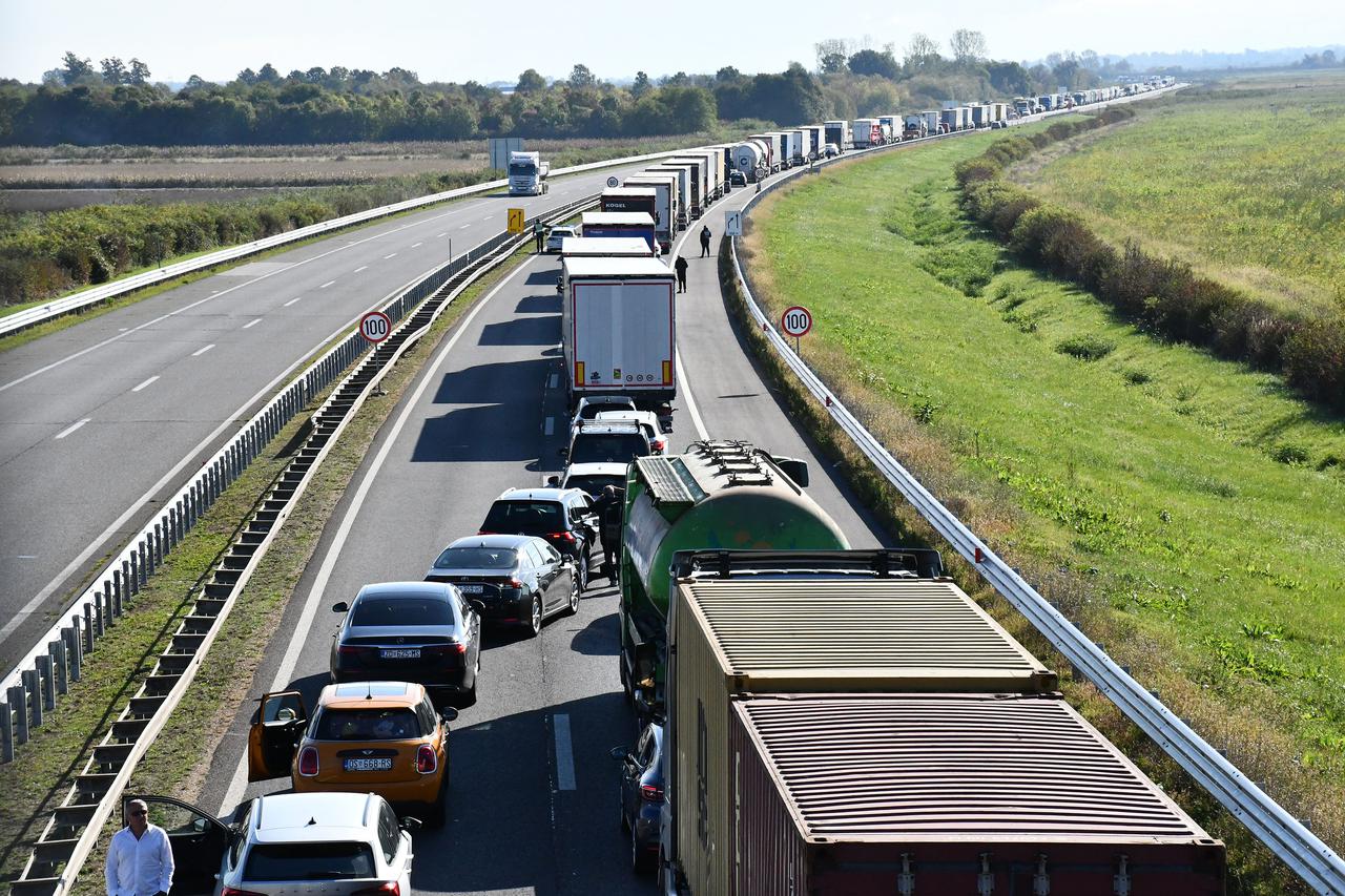 Jedna osoba poginula, nekoliko ozlijeđenih na autocesti A3 kod Lužana