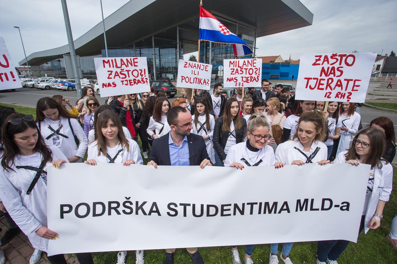 Prosvjed studenata medicine iz Osijeka