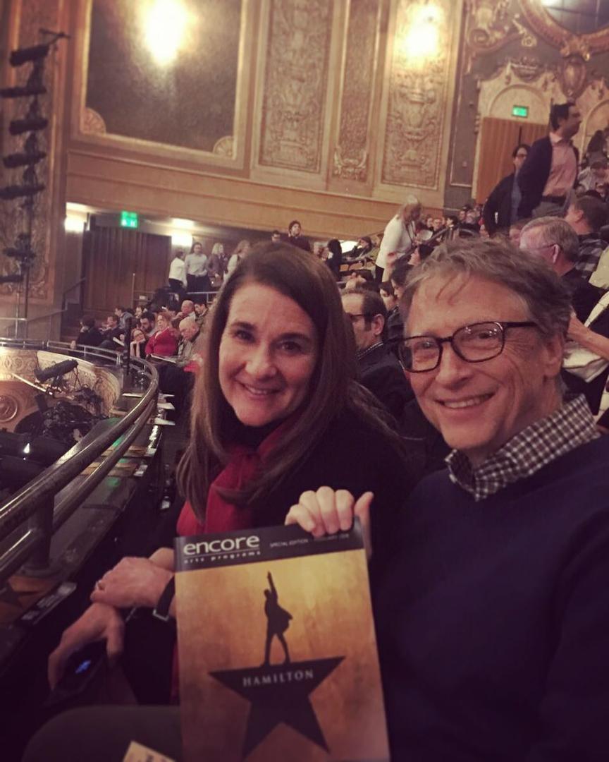 Bill Gates ima troje djece Jennifer, Roryja i Phoebe. Njegova najstarija kći je Jennifer, a Bill je jednom prilikom kupio čitavu ulicu u Wellingtonu u Floridi kako bi njegova mezimica imala gdje vježbati s konjem.