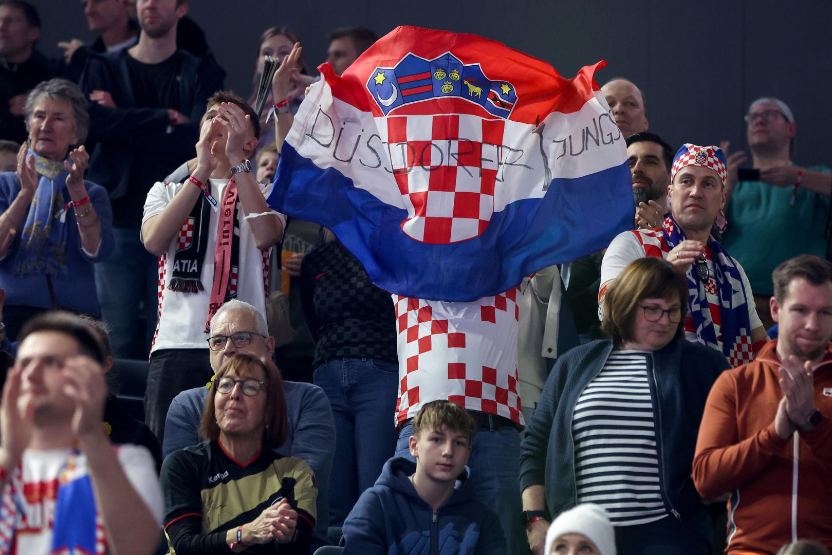 Na utakmicu su stigli Hrvati koji žive u Njemačkoj, no ima ih i iz drugih zemalja