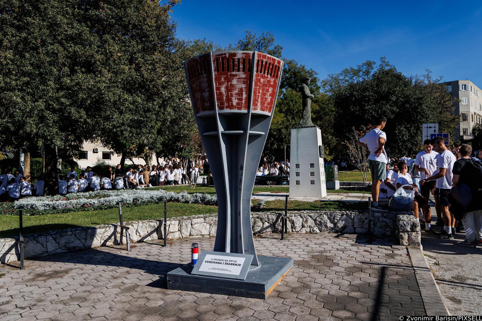 'Ta utrka mi jako znači jer predstavljam svoju školu i svog djeda koji je bio u ratu i dao svoj život za ovu državu. Nadam se da će svi danas utrku završiti sigurno i bez ozljeda', rekla je jedna od učenica.