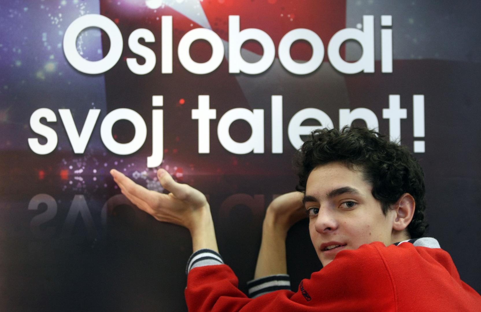Njegov talent, energija i vještina twirlinga pokazali su se kao pobjednička formula. Šest godina kasnije, Tihomir je postao trener twirlinga, nastavljajući nizati uspjehe na raznim natjecanjima. 
