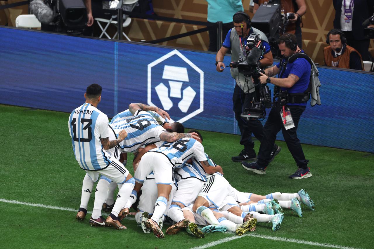 KATAR 2022 - Slavlje Argentine nakon postignutog pogotka za 1:0 u finalu Svjetskog prvenstva