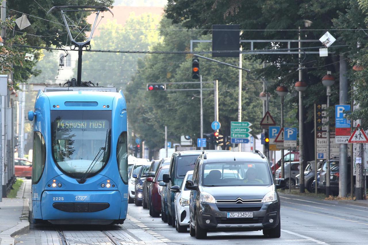 Zagreb: Tramvaji ponovno voze Savskom