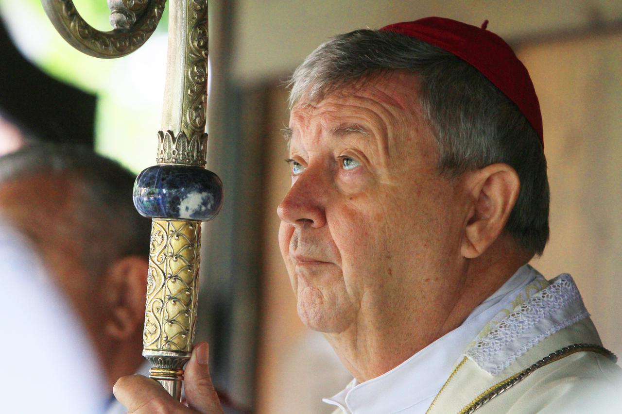 15.08.2014., Koprivnica - U Zupi Uznesenja Blazene Djevice Marije u Mocilama se na sredisnjem euharistijskom slavlju svetkovine Velike Gospe okupilo oko tisucu vjernika. Misu je predvodio varazdinski biskup mons. Josip Mrzljak, uz kojeg su bili zupnik Zup