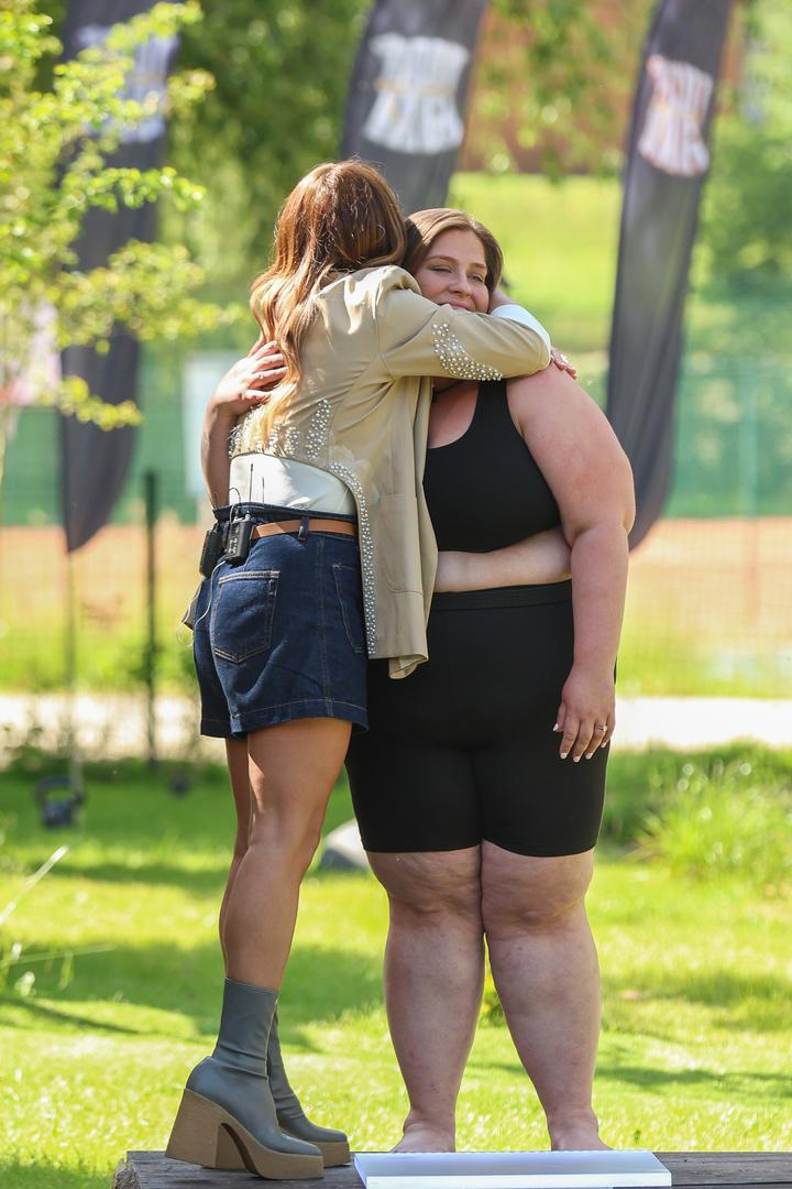 Podsjetimo, njezin je put u emisiji bio iznimno zahtjevan; ušla je sa 148,4 kilograma i pred javnošću iskreno progovorila o svojoj borbi s bulimijom, postavši inspiracija mnogima. 