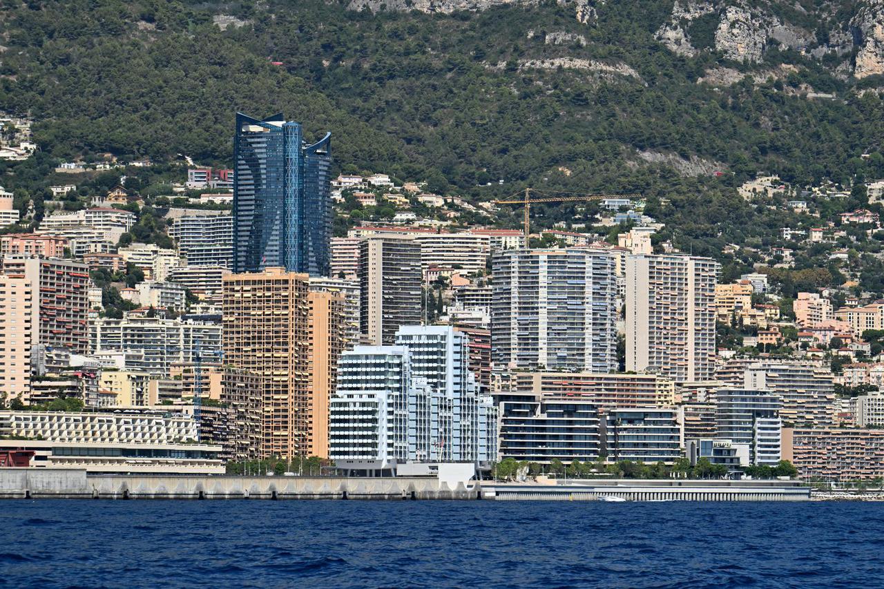 Pogled na Kneževinu Monako s mora