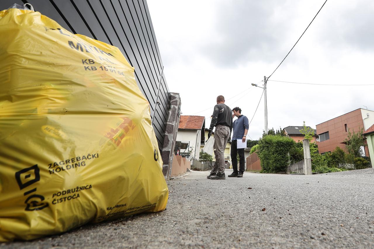 Zagreb: Stanovnicima Gornjeg Vrapča Čistoća nije odvezla vreće s plastičnim otpadom