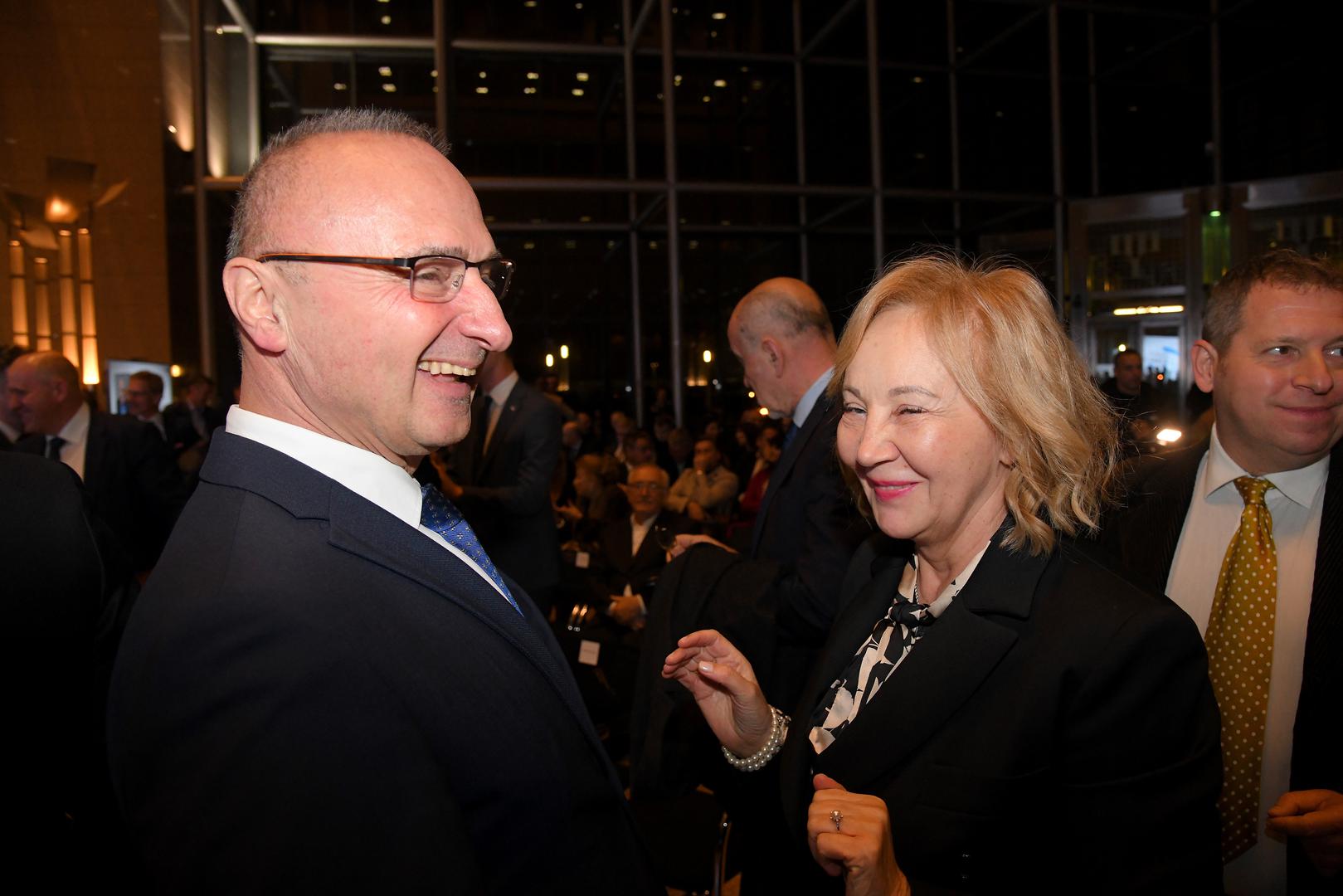 16.01.2023., Zagreb - U Nacionalnoj i sveucilisnoj knjiznici odrzana je promocija 2. dopunjenog izdanja knjige "Diplomatska oluja" Mate Granica. ministar vanjskih i europskih poslova Gordan Grlic Radman,  Djurdja Adlesic Photo: Josip Regovic/PIXSELL