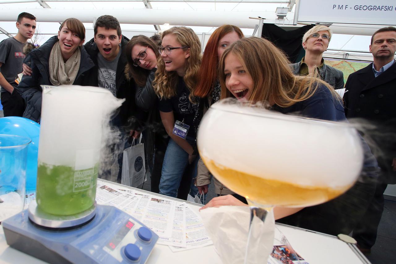 17.11.2016., Zagreb - Smotra Sveucilista u Zagrebu odrzava se u dvoristu SC. Na smotri svi buduci studenti imaju priliku saznati vise o zeljenim studijima i njihovim obrazovnim programima.  Photo: Jurica Galoic/PIXSELL