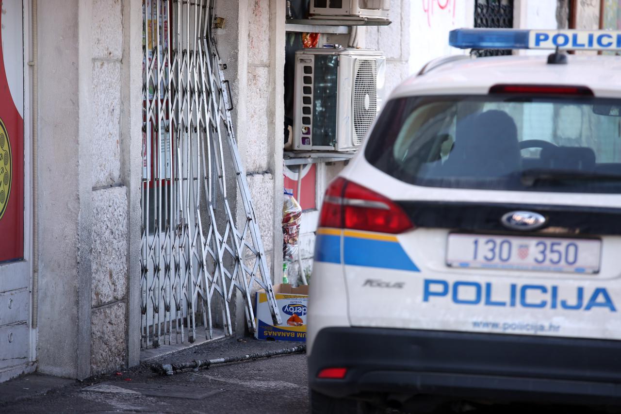 Šiibenik: Policija čuva trgovinu u koju je jučer provaljeno
