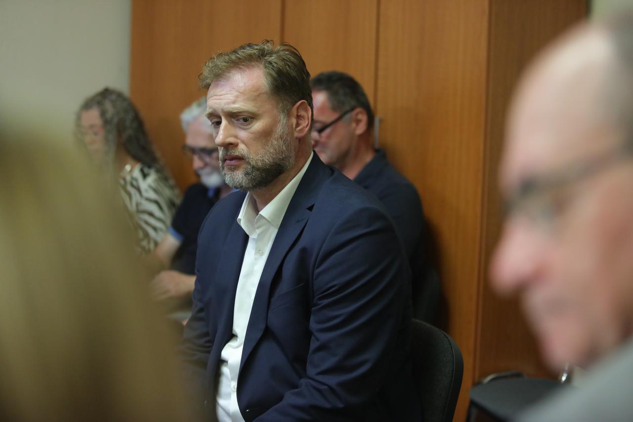 Na Općinskom sudu u Vinkovcima nastavljeno suđenje bivšem ministru Banožiću