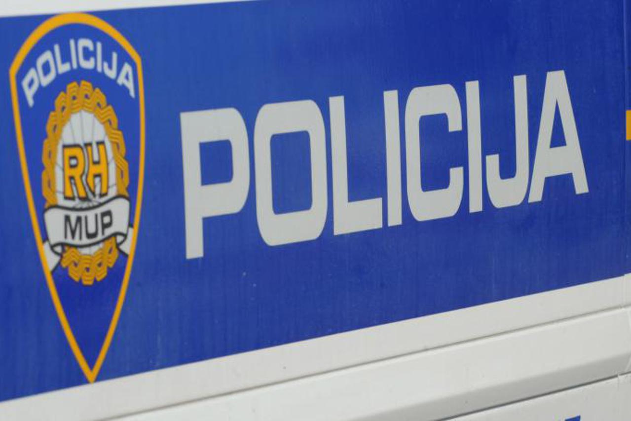 policija