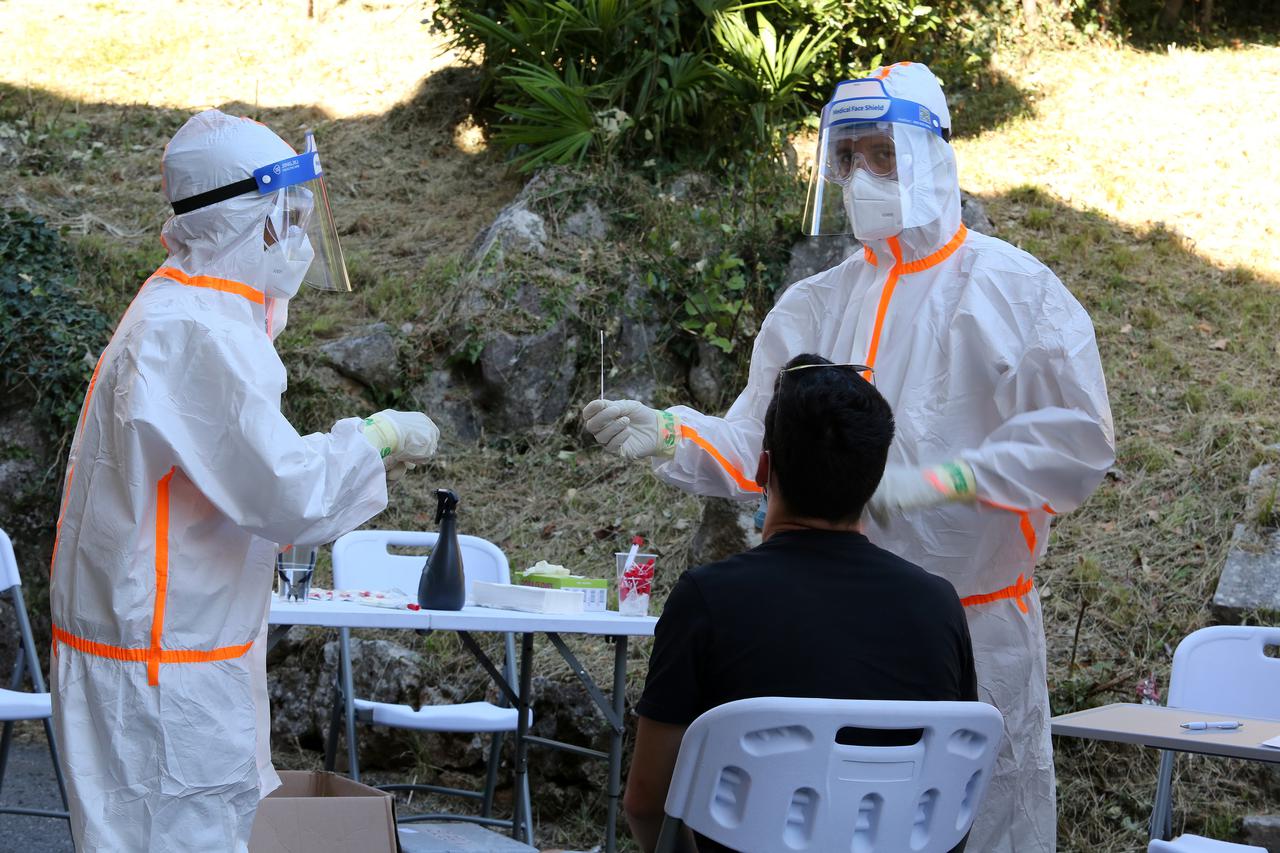 Opatija: Građani se mogu testirati na koronavirus u šatoru postavljenom kod Doma zdravlja