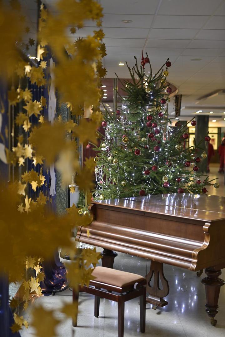 I dok će većina blagdane provesti u krugu obiteljskog doma, dio sugrađana nažalost vrijeme Božića i Nove godine dočekat će u bolnicama.