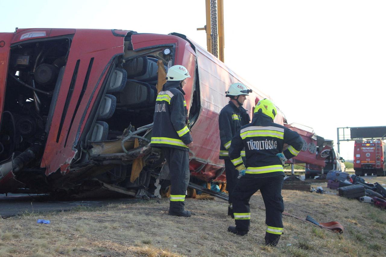 storyeditor/2026-08-16/2026-08-16T084508Z_1949842787_RC2JZMA7IRWZ_RTRMADP_3_HUNGARY-POLAND-BUS-ACCIDENT.JPG