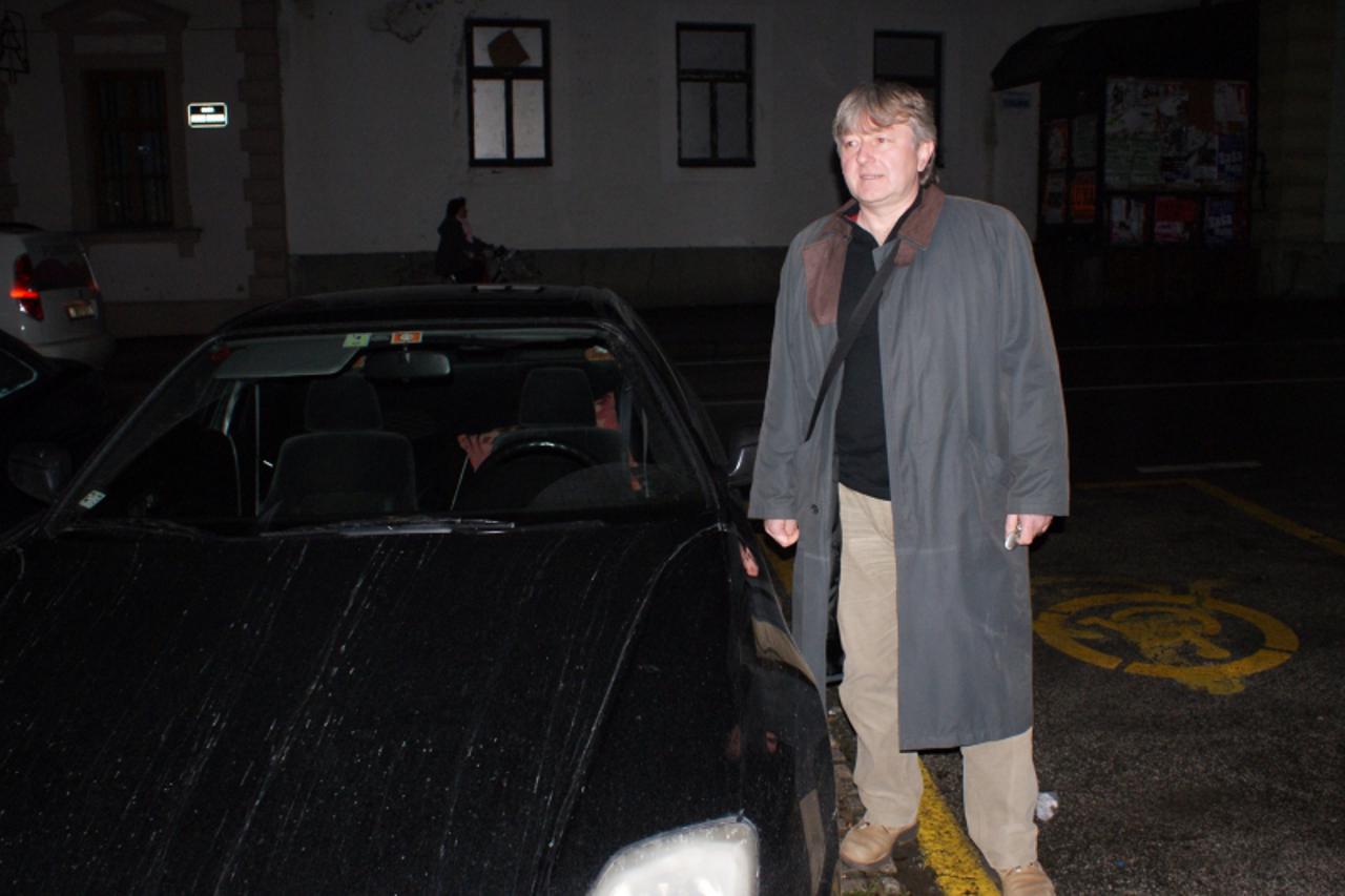 \'podravina i bilogora, virovitica, 07.12.2010. zeljko main iz sladojevaca tvrdi da je prema njemu policija bila nepotrebno brutalna, dok policija tvrdi da nasilja nije bilo, a da su ga uhitili jer je