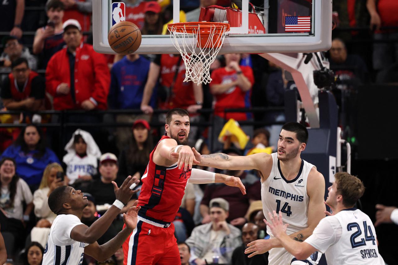 NBA: Memphis Grizzlies at Los Angeles Clippers