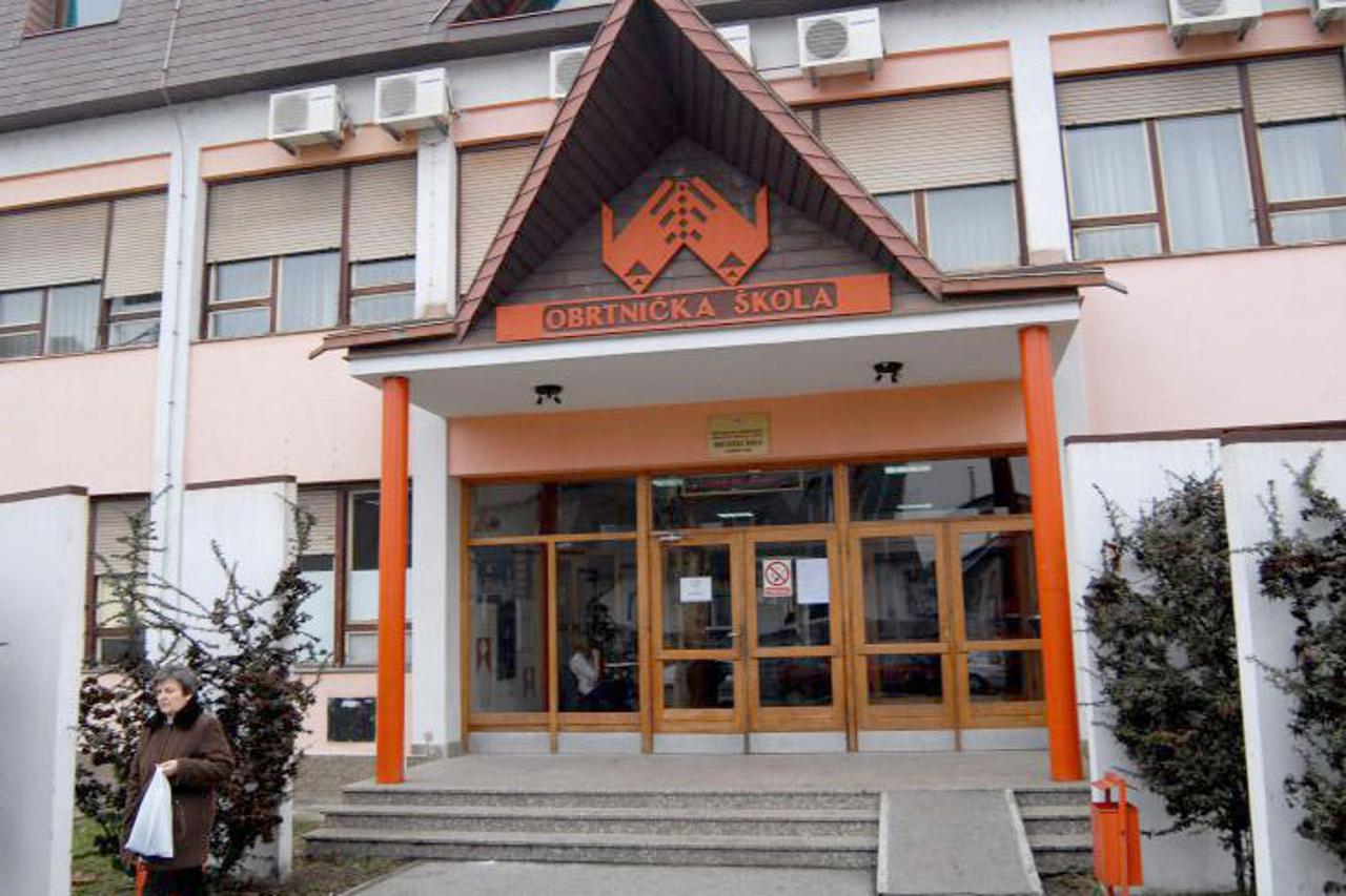 škola