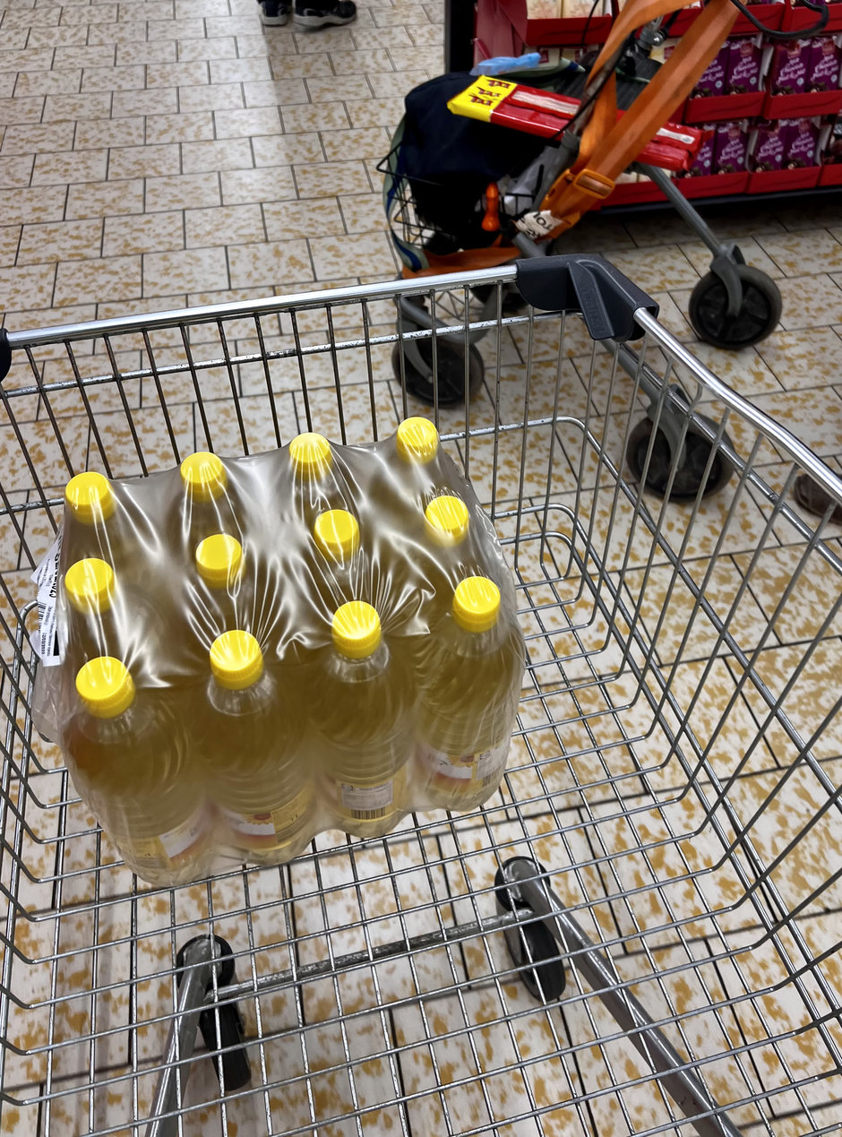 Zagreb: Kupovina suncokretovog ulja