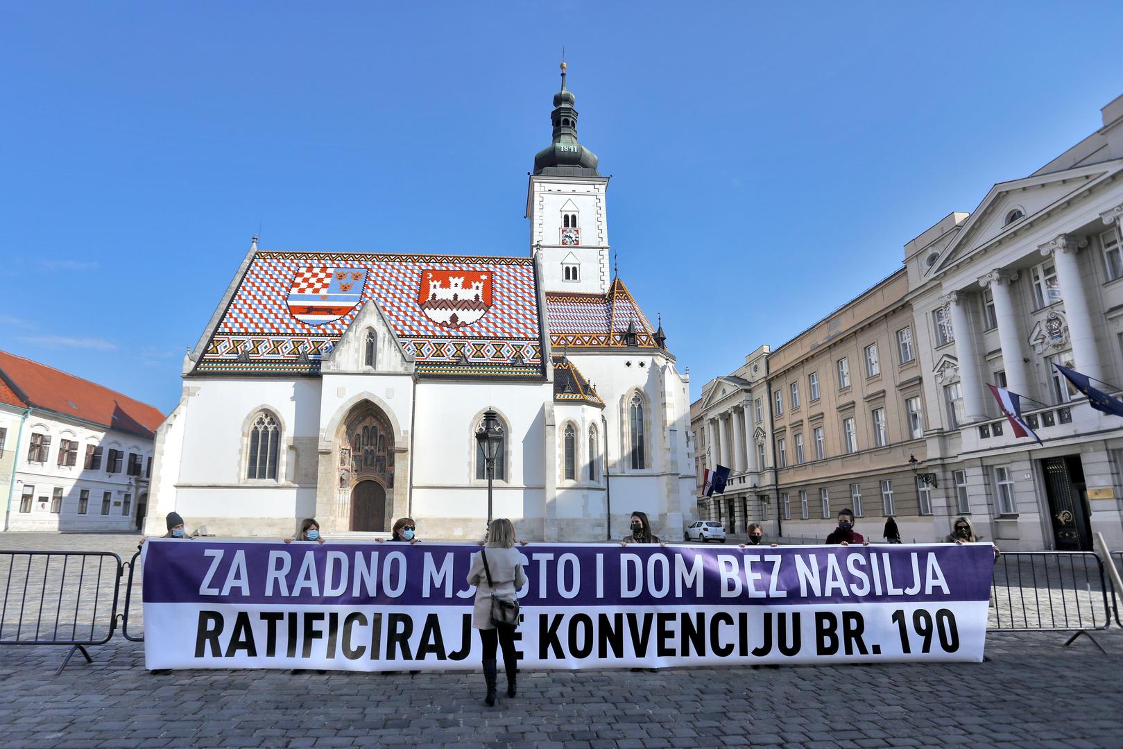 08.03.2021., Zagreb - Nezavisni hrvatski sindikati (NHS), Savez samostalnih sindikata Hrvatske (SSSH) i Matica hrvatskih sindikata (MHS) u povodu Medjunarodnoga dana zena odrzali su ispred Trga svetog Marka konferenciju za medije i javnu akciju "Za radno mjesto i dom bez nasilja - ratificirajte Konvenciju br. 190!".
Photo: Patrik Macek/PIXSELL