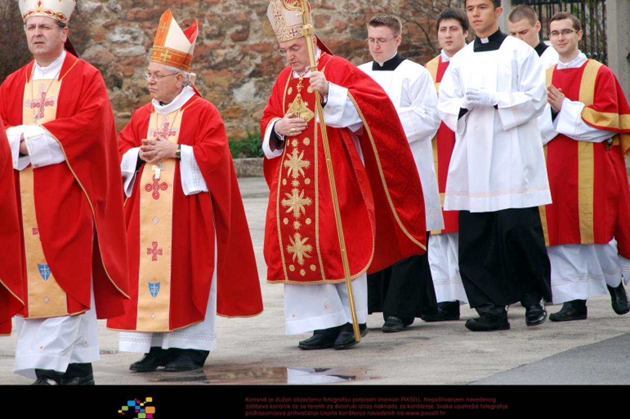 '01.04.2012., Zagreb - U Zagrebackoj Katedrali zagrebacki nadbiskup kardinal Josip Bozanic predvodio je svecano euharistisko slavlje, a slavlje je zapocelo blagoslovom maslinovih grancica.  Photo: Luk
