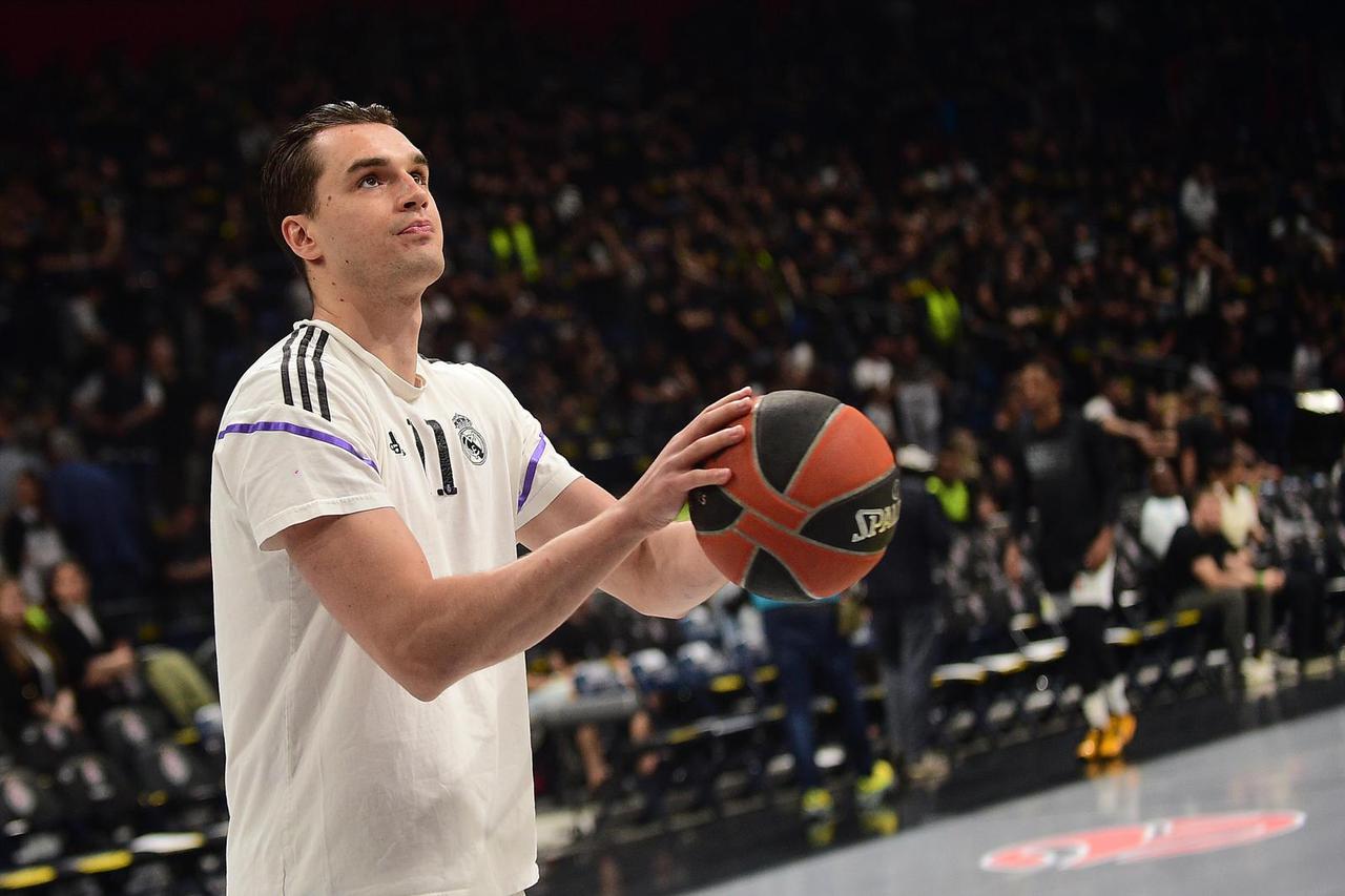 Beograd: Grobari zvižducima dočekali Marija Hezonju