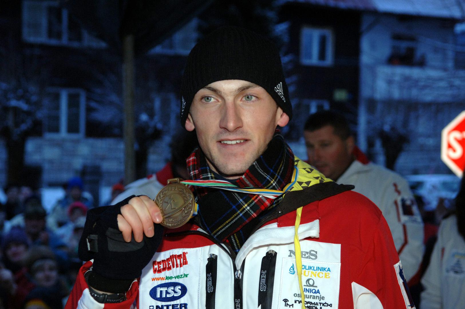 Fak je 2010. godine na Zimskim olimpijskim igrama u Vancouveru pod hrvatskom zastavom osvojio broncu u biatlonu u disciplini 10 kilometara sprint. Jedina je to hrvatska "zimska" medalja koju nisu osvojili Janica ili Ivica Kostelić.