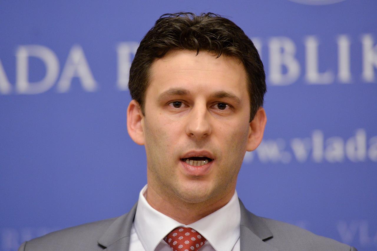 Božo Petrov