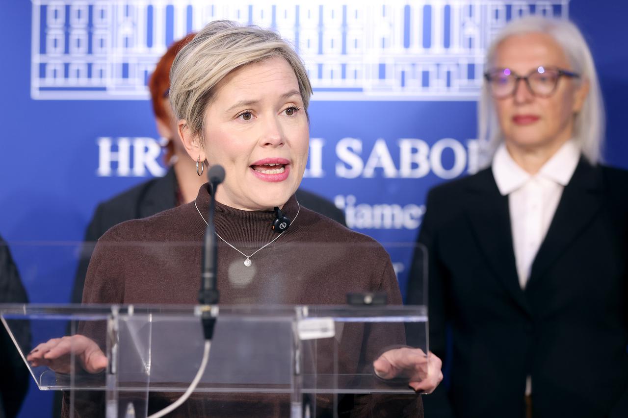 Zagreb: Ivana Kekin o temi „Zataškavanje Ministarstva unutarnjih poslova u slučaju ubojstva žene u Slatini“