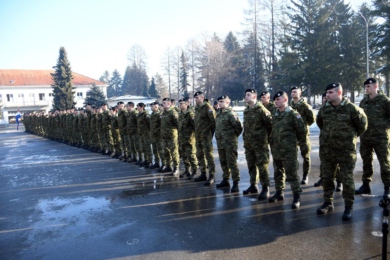 Bjelovar: Svečani ispraćaj 13. hrvatskog kontingenta u NATO misiju u Poljsku