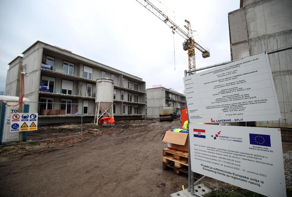 Glina: Obilazak stambenih zgrada izgrađenih nakon potresa