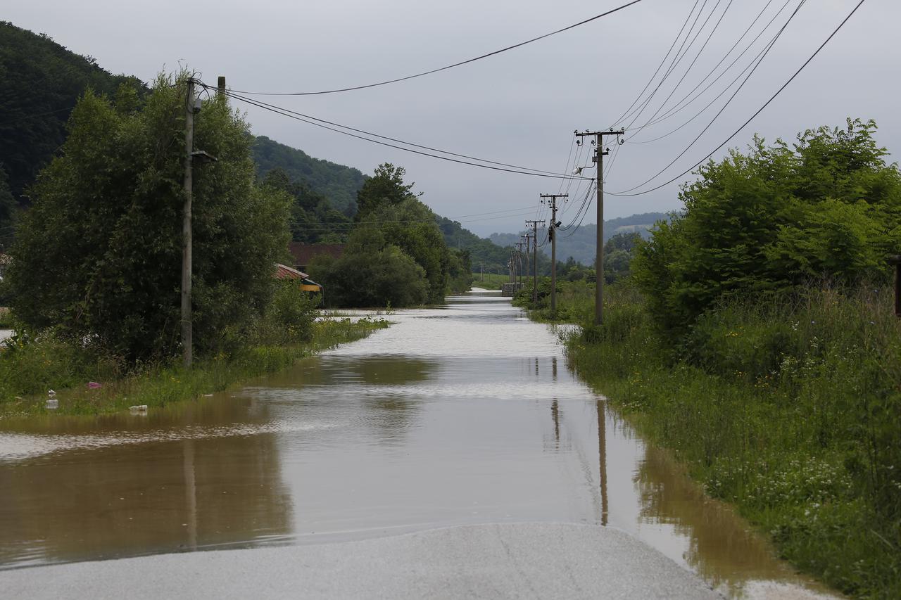 Uslijed obilnih kiša poplavljena je Guča u Srbiji