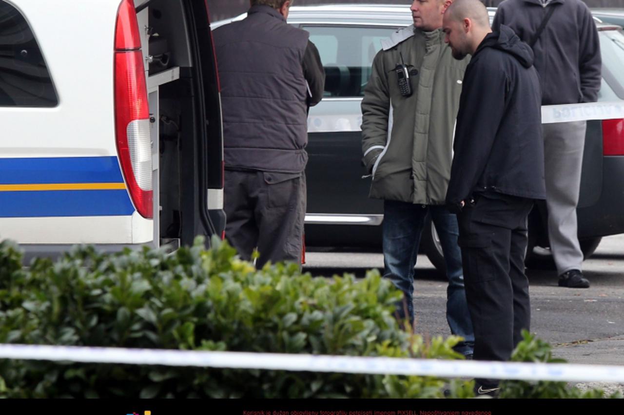 '04.12.2012. Zagreb Svetice, prometna nesreca u kojoj je smrtno stradalo dvoje mladih ljudi. Policijski uvidjaj je u tijeku. Vozac automobilla (celav s bradicom) Photo: Robert Anic/PIXSELL'