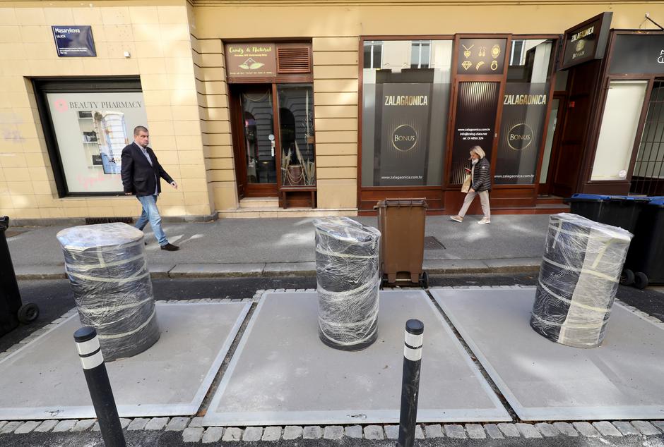 Zagreb: U Masarykovoj ulici postavljeni su podzemni spremnici za otpad