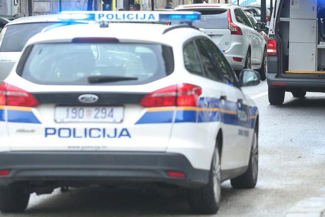 policija