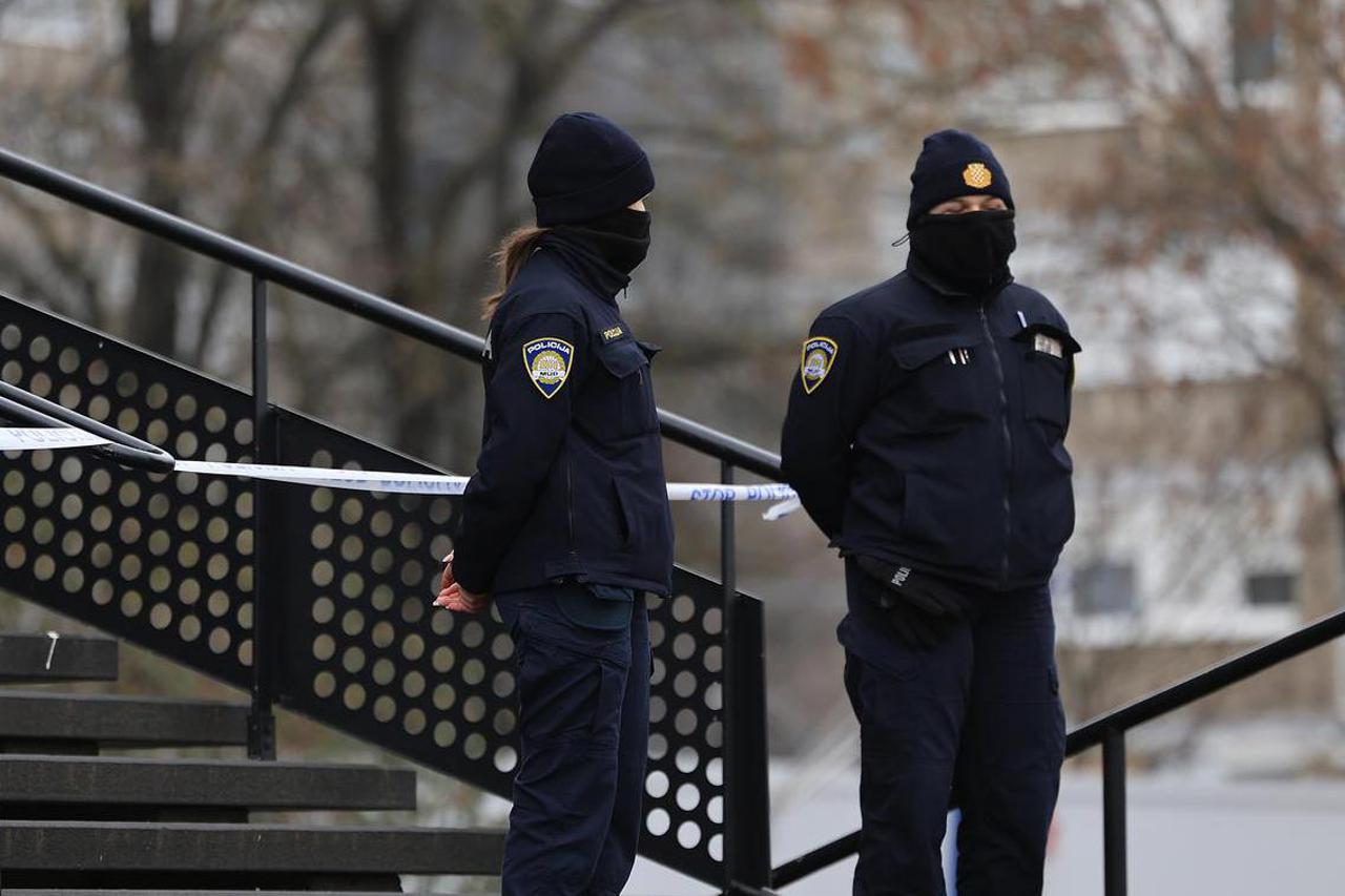 Zagreb: Policija ispred Gradskog poglavarstva zbog dojave o eksplozivnoj napravi