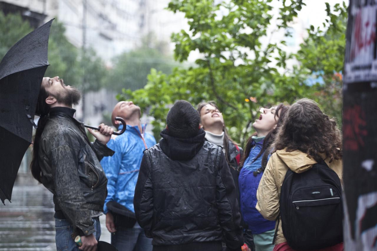 Bacači sjenki, gostovanje u Cantebury, Porozna dramaturgija 