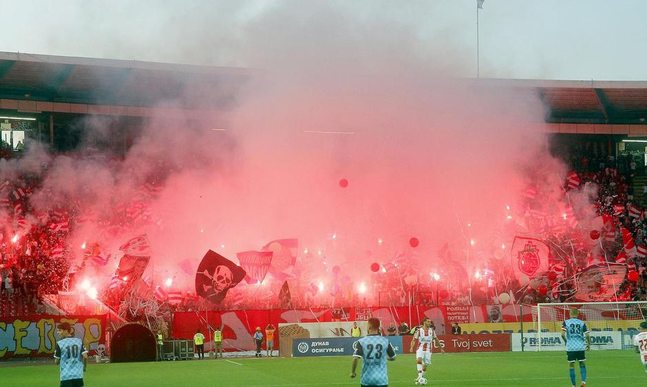 The match of the fourth round of the Linglong Tire Super League of Serbia between FK Crvena zvezda and FK Napredak was played at the Rajko Mitic Stadium. Utakmica cetvrtog kola Linglong Tire Super liga Srbije izmedju FK Crvena zvezda i FK Napredak odigr