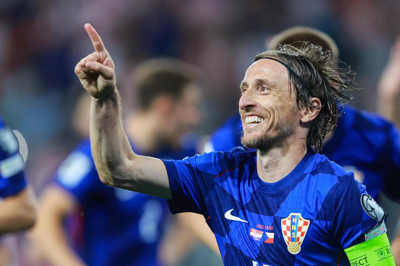 Osijek: Luka Modrić iz jedanaesterca za 2:1 protiv Češke