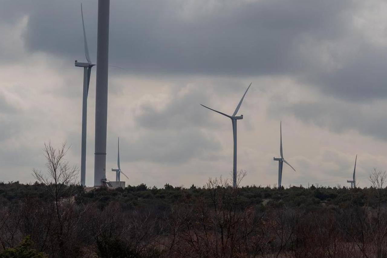 Pađene: Život ispod vjetrenjača