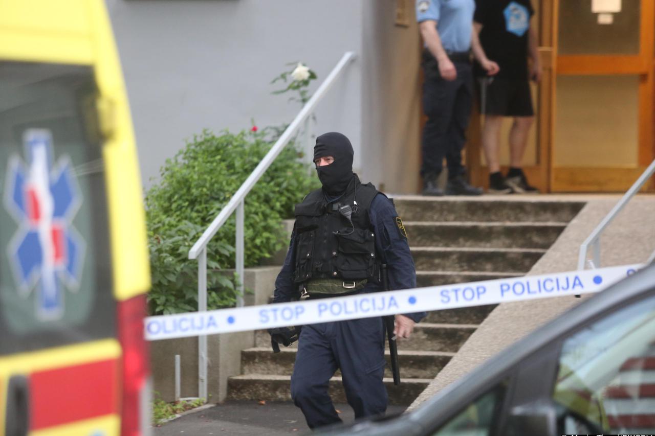 Zagreb: Stanar u Sopotu zaključao se u stan gdje na prozoru oštri noževe i prijeti stanarima
