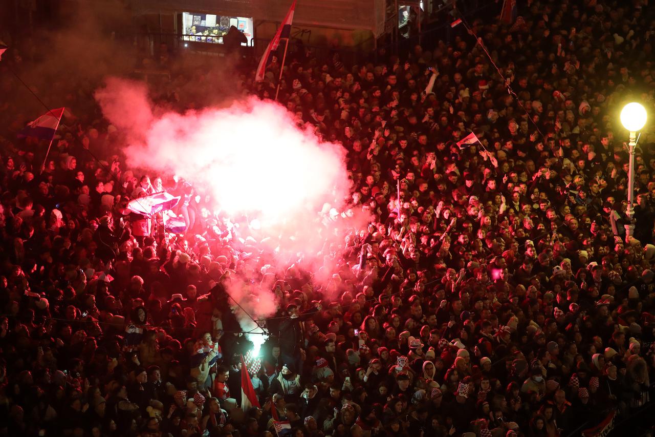 Zagreb: Vatreni stigli na trg