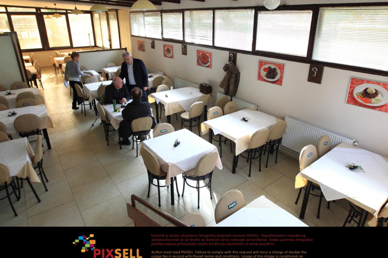 '10.11.2012., Zagreb - Restoran MZ ili popularno zvan Kod Srbina na zagrebackim Sveticama ponovno je otvoren. Restoran je unisten u exsploziji plina prije 2 tjedna, prilikom cega je poginula jedna oso