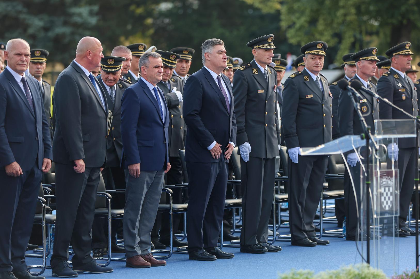 28.08.2025., Zagreb - Vojarna Petar Zrinski. Predsjednik Republike Hrvatske i vrhovni zapovjednik Oruzanih snaga RH Zoran Milanovic urucio je prve casnicke cinove 17., 18. i 19. narastaju kadeta Hrvatskog vojnog ucilista "Dr. Franjo Tudjman" diplomiranih u jesenskom roku. Photo: Sanjin Strukic/PIXSELL