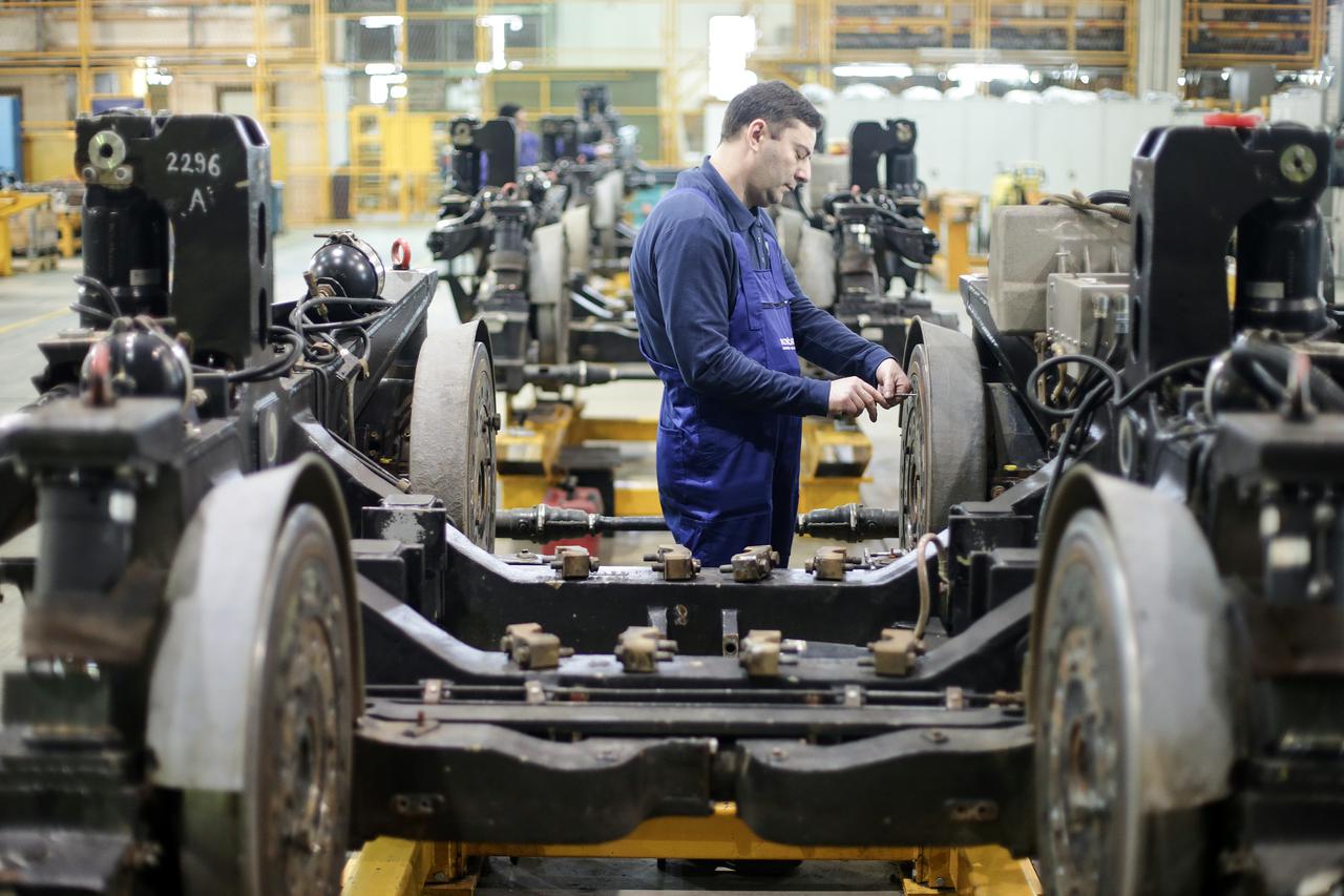 16.12.2014., Zagreb - Predsjednik Vlade Republike Hrvatske Zoran Milanovic posjetio je tvrtku Koncar - Elektricna vozila. 