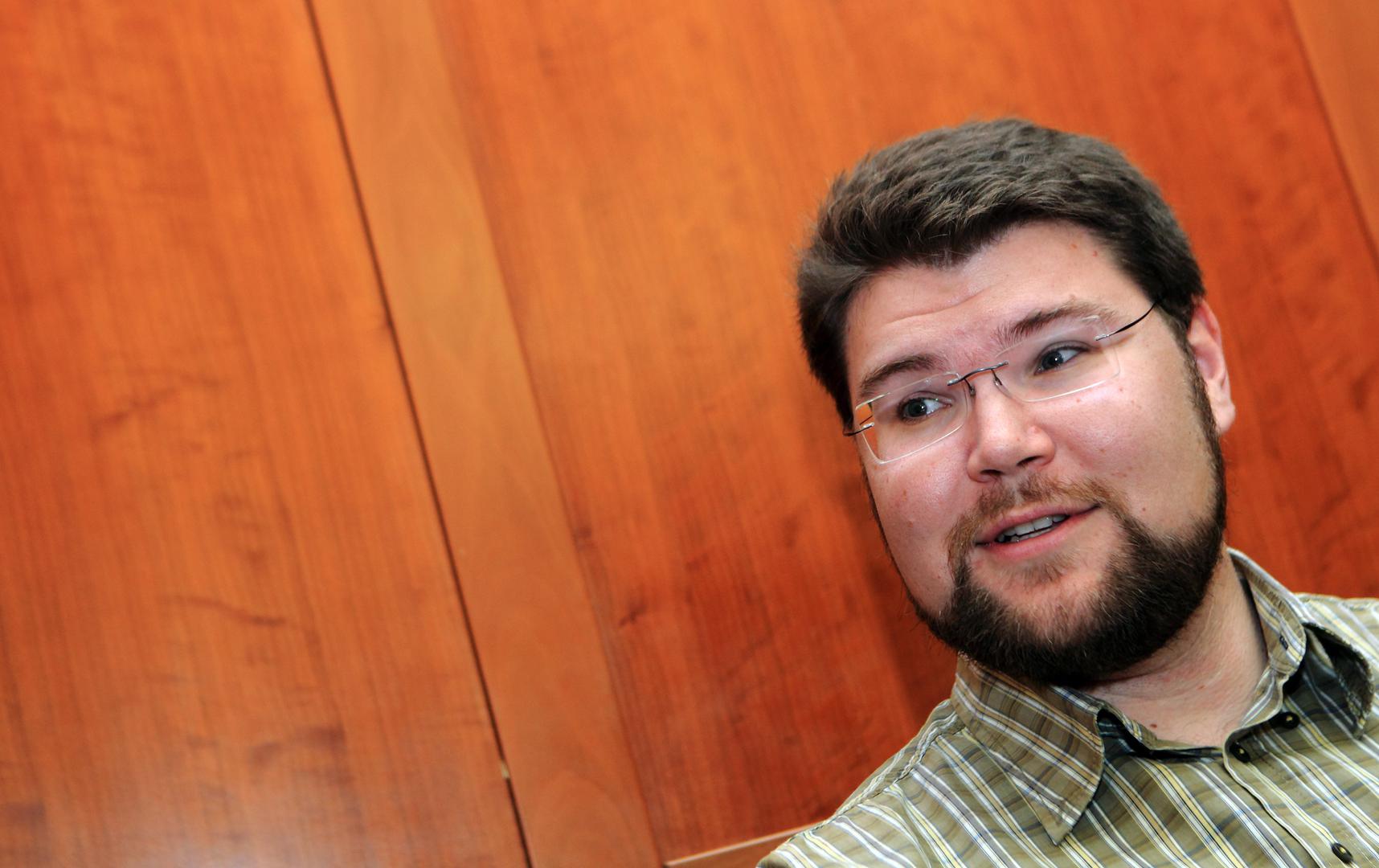 Gradonačelnik Pule, 46-godišnji Peđa Grbin sudjelovao je u humanitarnoj akciji, odnosno "Bradatoj aukciji", a fotografijom se pohvalio na svom profilu na Facebooku te je mnoge, malo je reći iznenadio.