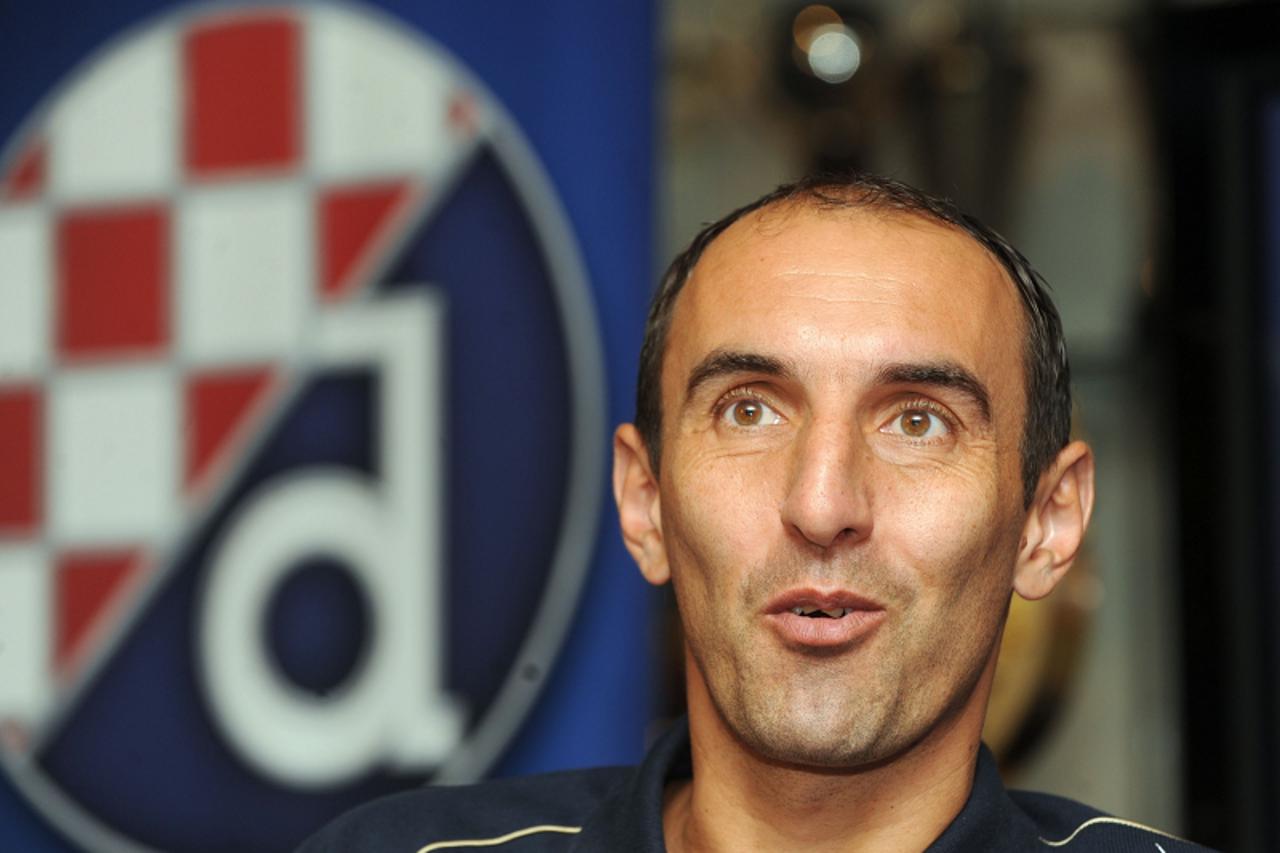 'sport...Zagreb...19.08.2009.    stadion u Maksimiru, plavi salon, pres konferencija dan uoci utakmice 4. pretkola Liga UEFA izmedju Dinama i Heartsa, trener Krunoslav Jurcic,  Photo: Goran Stanzl/Vec