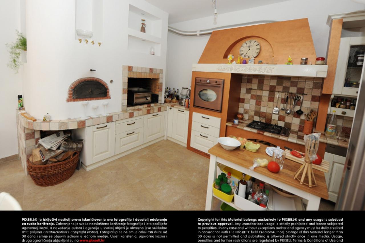 'SPECIJAL DOM I VRT 10.08.2013., Murter - Kuca arhitektice Slavice Mestrovic na otoku Murteru. Photo: Hrvoje Jelavic/PIXSELL'